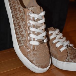 Michael Kors Street Shoes